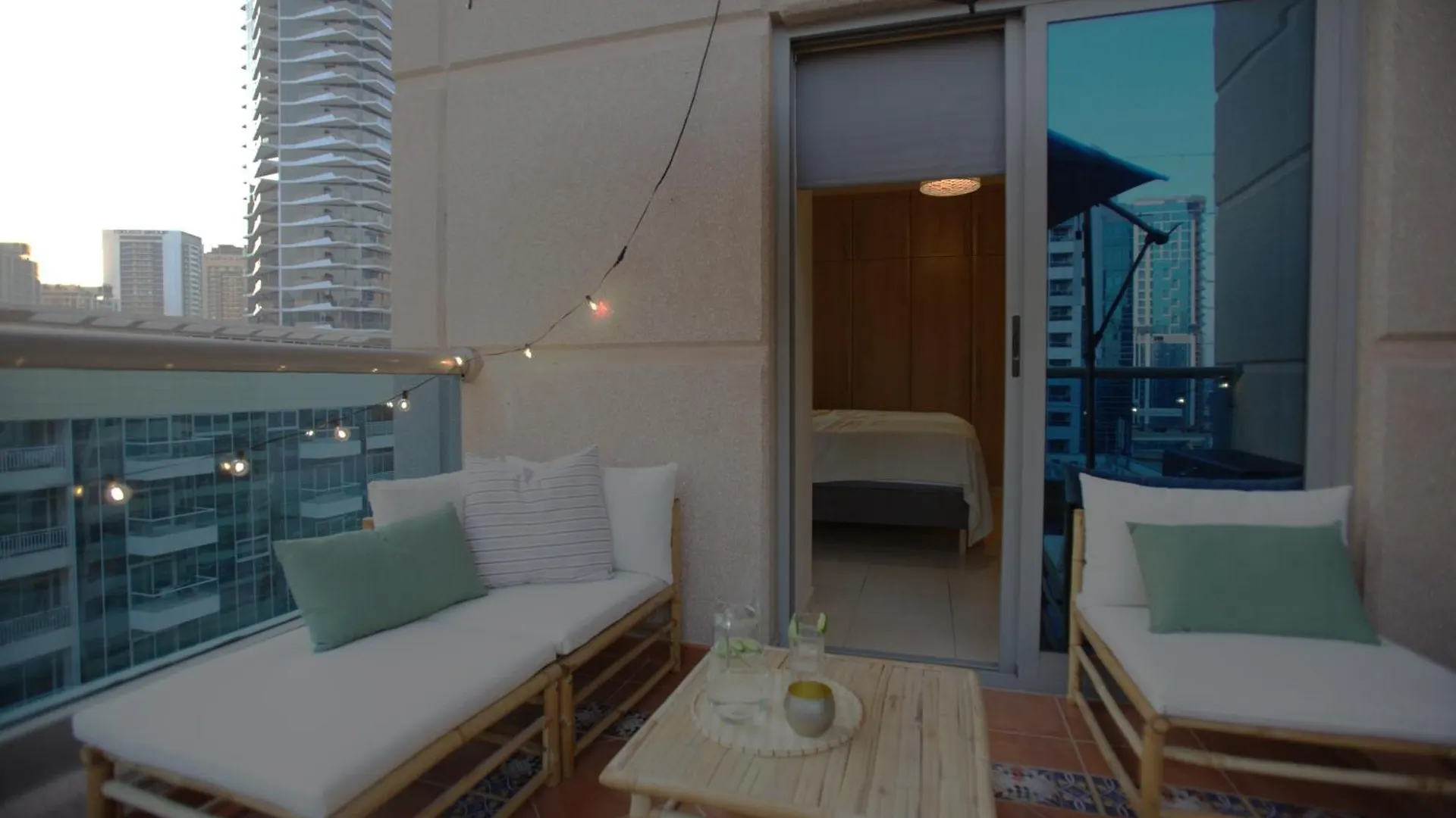 Your Home In Marina, One Bedroom Dubai Apartment